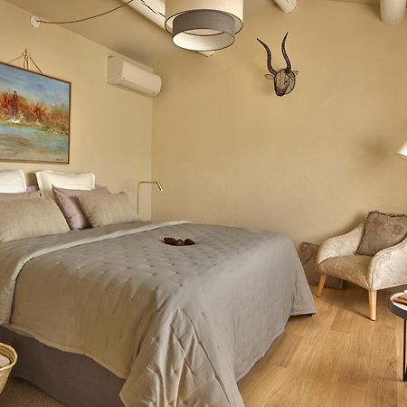 Bed and Breakfast Jas Des Roches Grignan Exterior foto